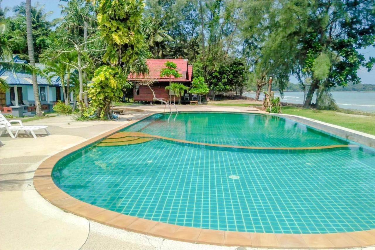 Salatan Resort Ko Lanta Buitenkant foto