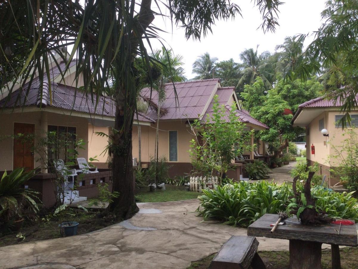 Salatan Resort Ko Lanta Buitenkant foto